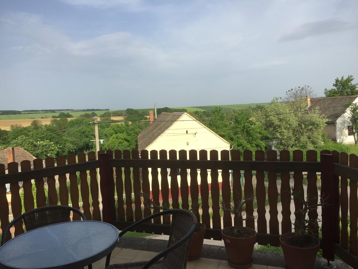 Baranya Apartman Áta Exterior foto